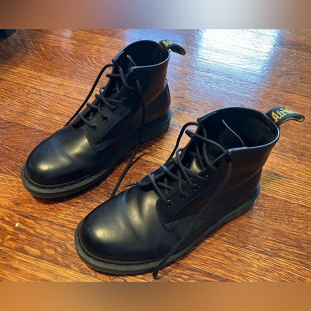 DR. MARTENS 101 SMOOTH LEATHER ANKLE BOOTS